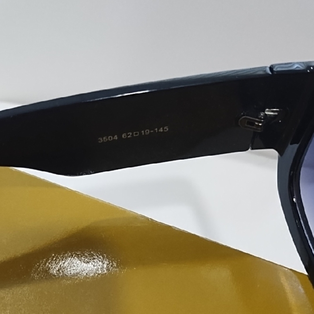 Gucci Black Sunglasses with Gold Case - Picture 6 of 10